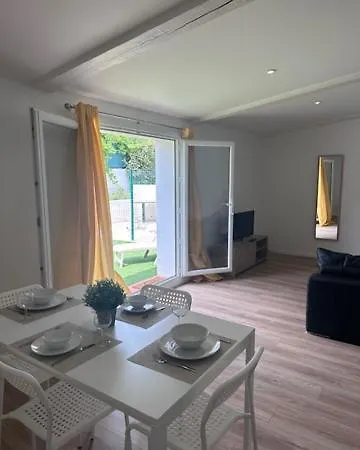 Au Calme Avec Jardin Privatif Dans Maison
